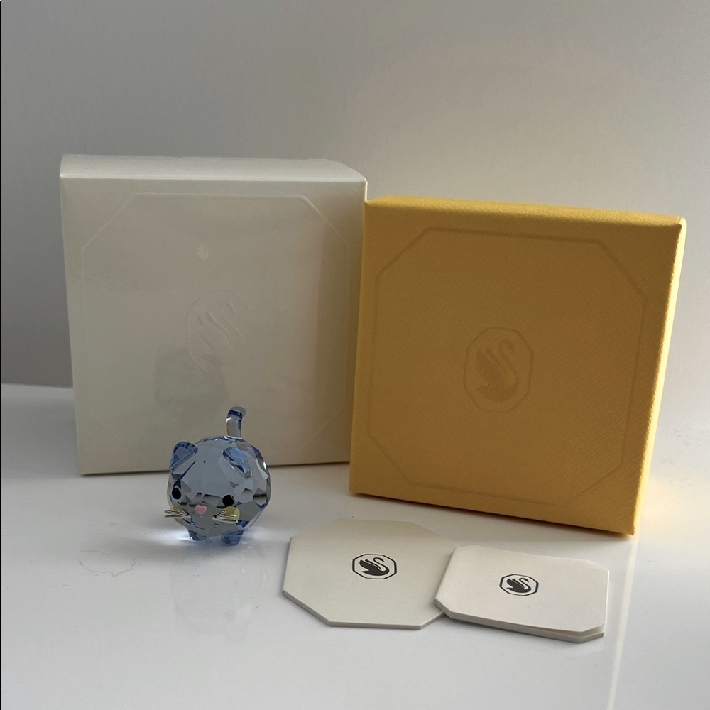 💯 Authentic Swarovski Light Blue Crystal Cat brand new